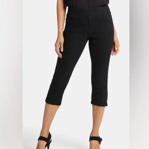 Spanx Jean-Ish Capri Cropped Leggings Black Shaping Interior Panel Support SZ M